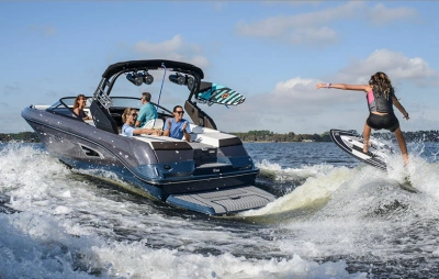 Вейксёрфинг –  самый популярный вид водного спорта этого лета. Справочник для новичков