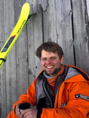 Горнолыжный спасатель Вячеслав Попович о лыжах Faction DICTATOR 4.0 2020