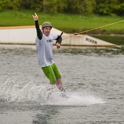 Вейкбордер с синдромом аутизма Майк Пиндер
