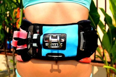 Огляд популярних кайт-віндсёрф трапецій Mystic 2016 року частка 2 - жіночі і сидячі чоловічі трапеції