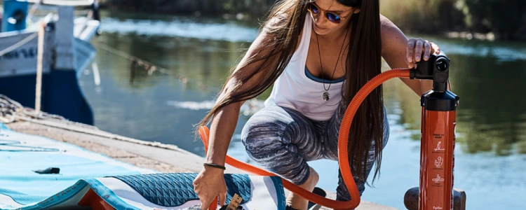 Як правильно накачати і здути надувний дошку для занять САП-серфінгом